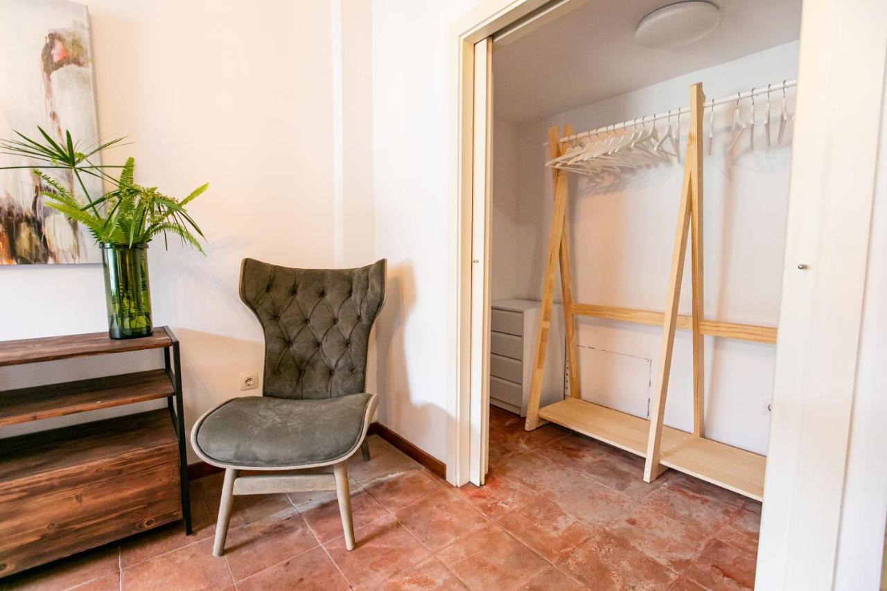 Apartamento 3 Dormitorios En Calle San Vicente. Sevilla Exteriör bild