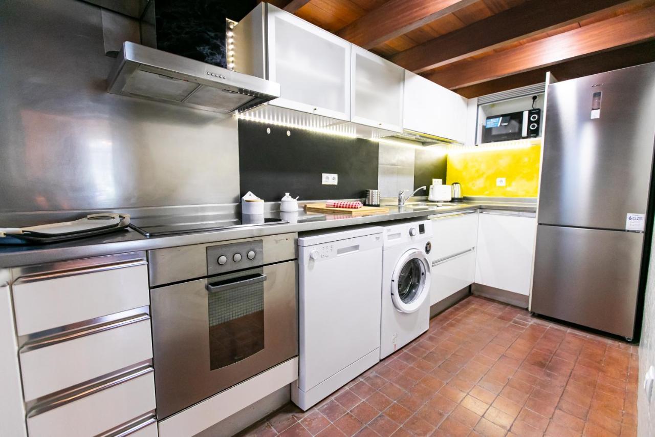 Apartamento 3 Dormitorios En Calle San Vicente. Sevilla Exteriör bild