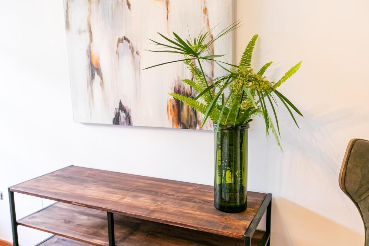 Apartamento 3 Dormitorios En Calle San Vicente. Sevilla Exteriör bild