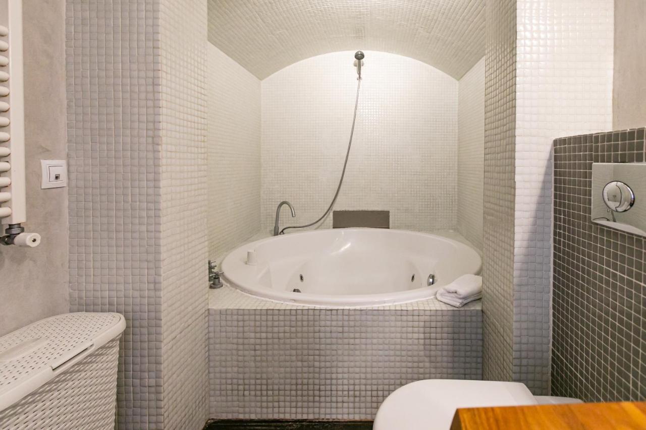 Apartamento 3 Dormitorios En Calle San Vicente. Sevilla Exteriör bild