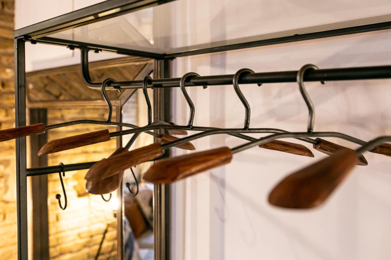 Apartamento 3 Dormitorios En Calle San Vicente. Sevilla Exteriör bild