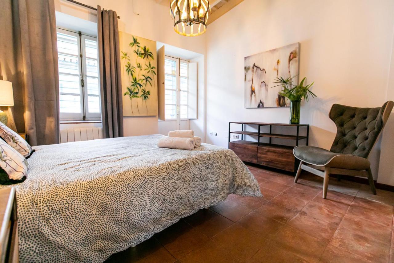 Apartamento 3 Dormitorios En Calle San Vicente. Sevilla Exteriör bild